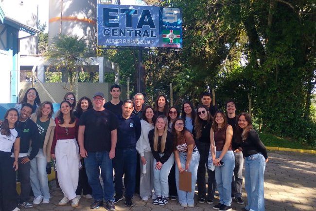 Estudantes da UFSC visitam a Estação de Tratamento de Água do SAMAE